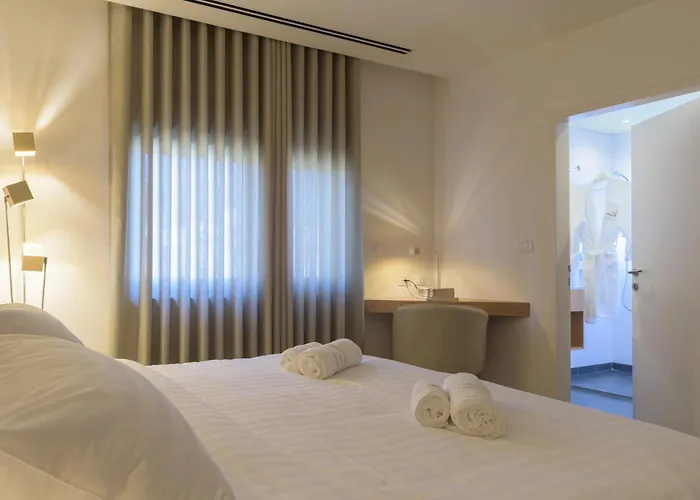 Dar Al Mauge Boutique Hotel With Outdoor Pool