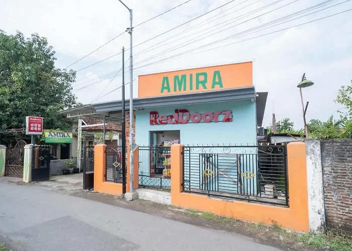 Reddoorz Syariah Near Lippo Plaza Sidoarjo