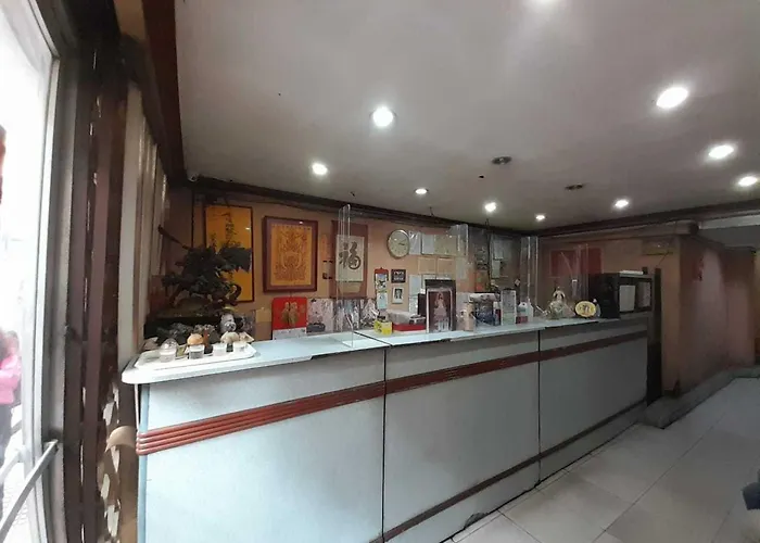 Oyo 1011 First Hotel