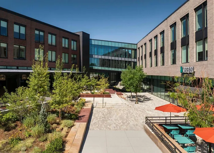Moxy Boulder University