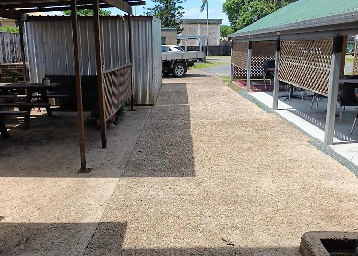 Grand Central Hotel Proserpine