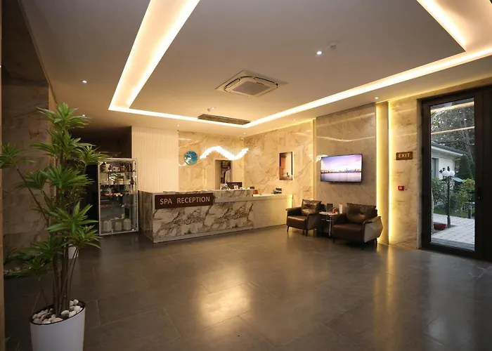 Ziyorat Luxury Hotel