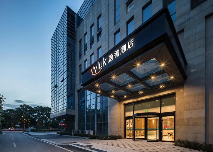 Weilai Hotel Dujiangyan Medical Center Lidui Park Station Branch
