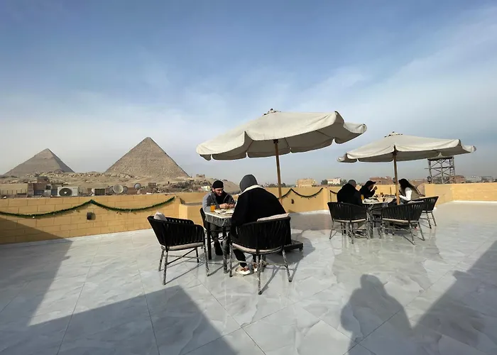 Alex Pyramids View Inn