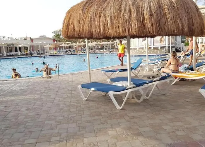 Mirage Bay Resort & Aqua Park - La Vista