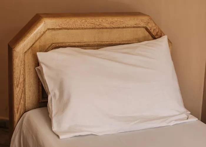 Niv'S Hotel