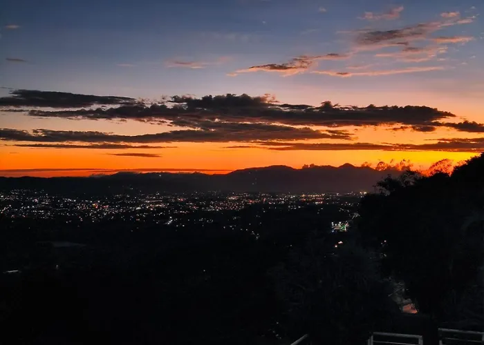 Hotel Mirador Mayday Mountain View