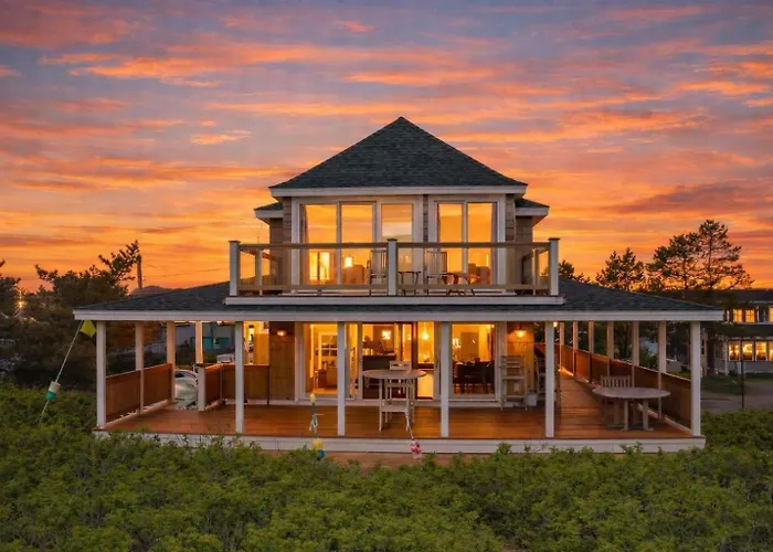 Camp46 Luxury Oceanfront Plum Island Cottage