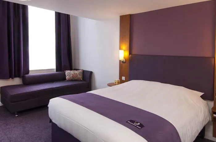 Premier Inn Wolverhampton - North