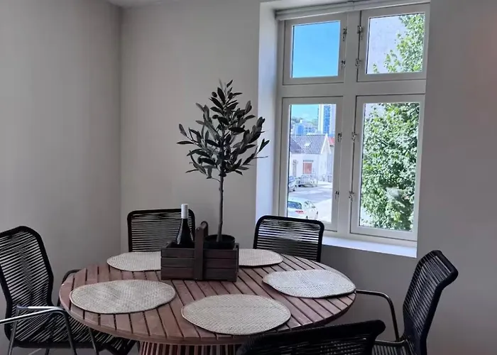 A Place To Stay Stavanger - Free Parking - Apartment 5