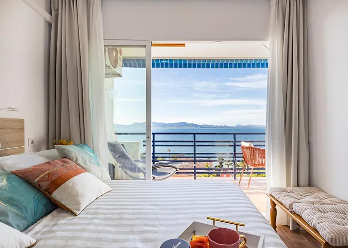 The Manga Beach Sea View Studio Sandy Beach Crystal Clear Water & 5G Fiber Wifi