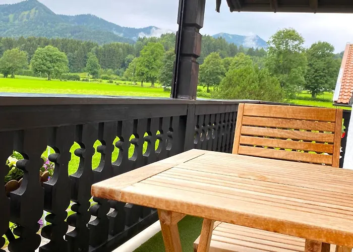 Großzügige Ferienwohnung am Tegernsee mit Südbalkon und Wallbergblick