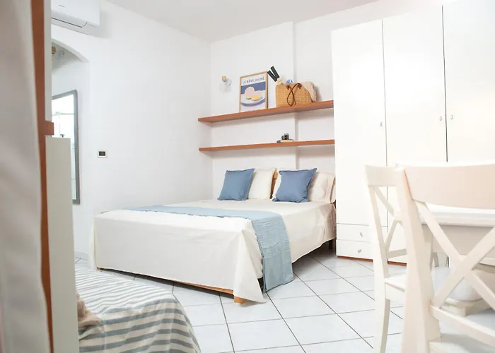 Ampio Attico Monolocale Con Terrazza