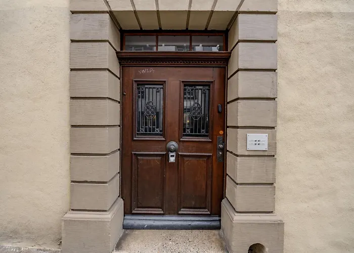 The R Apartment Cholfirst