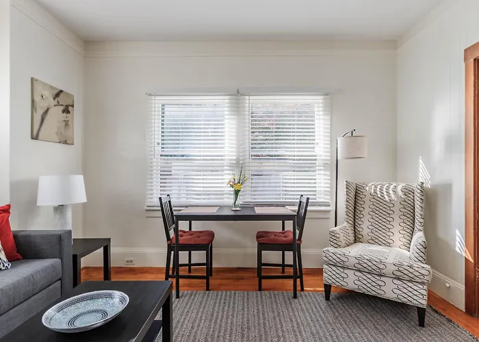 4 - Berkeley Private Apartment With Parking & Laundry