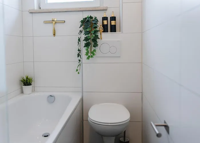 YAYstay - Forest I 65m2 I Bahnhof I Balkon I TV I Kaffee I Waschmaschine I Trockner