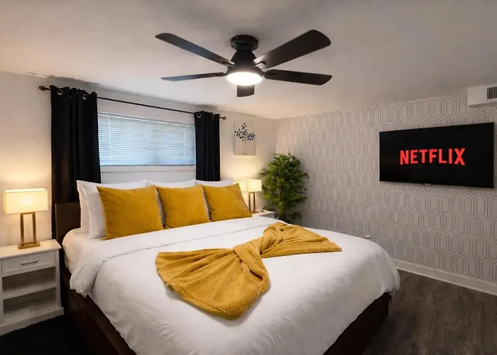 King Suite And Sofa Bed Fast Wi-Fi Easy Dc Access