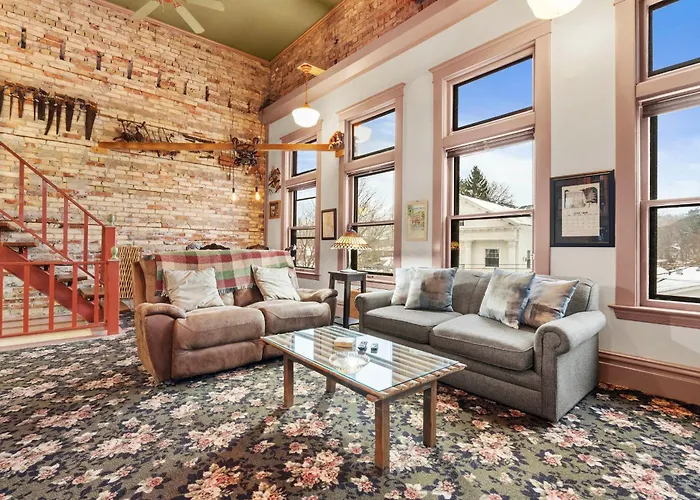 Historic Hardware Loft | 2 Blocks To Downtown