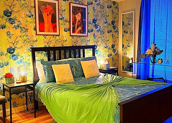 Latitude Chinatown Central Apartment