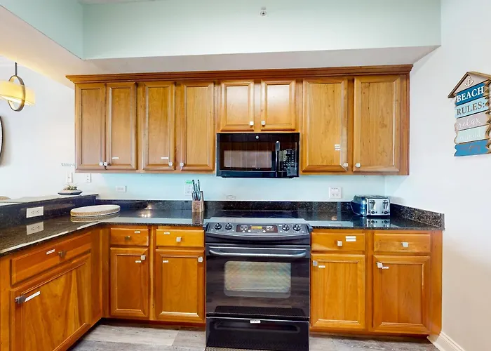 Paradise Shores 305
