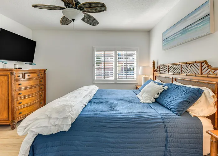 Waterfront Nokomis Condo < Half Mile To Beach!