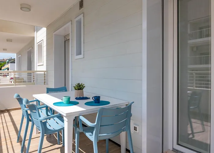 Sea View Apartment With Swimming Pool