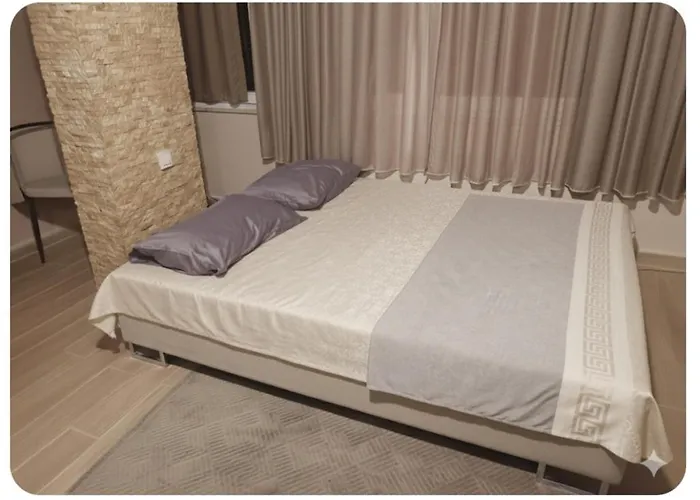 Afife Apart, Kusadasi,Denize Ve Plaja Sifir