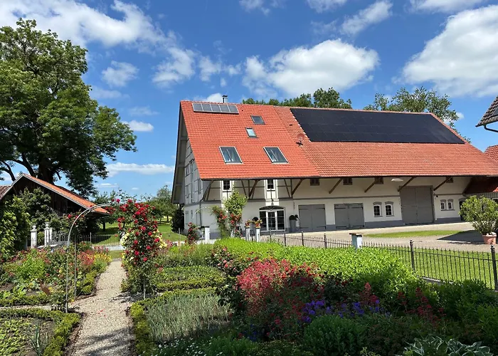 Ferienwohnung mit großzügiger Terrasse und Blick in die Natur