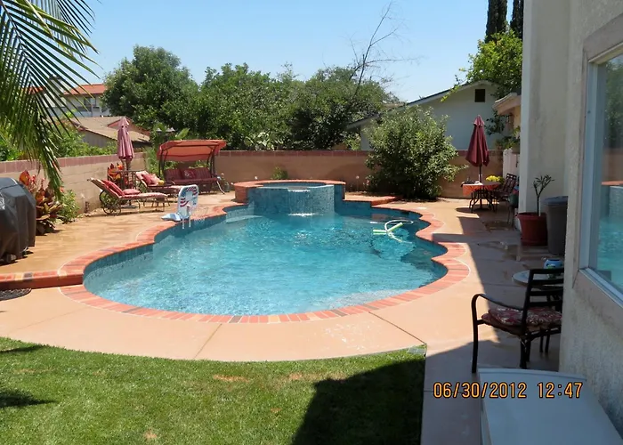 Elegant Private Studio With Private Entrance And Pool Access