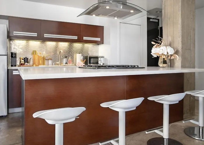 Fashion Loft 2 Bedroom Downtown