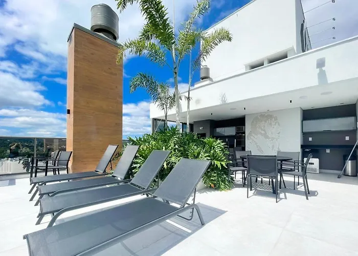 Ap completo a 900m da Oktoberfest com Piscina, Academia, Wi-Fi, Ar, Garagem e Tv no quarto