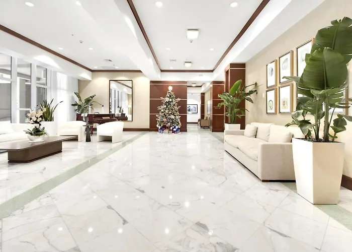 Luxurious 2Bd Condo With Direct Ocean Views & Resort Pool In Sunny Isles