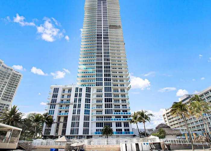 Luxurious 2Bd Condo With Direct Ocean Views & Resort Pool In Sunny Isles