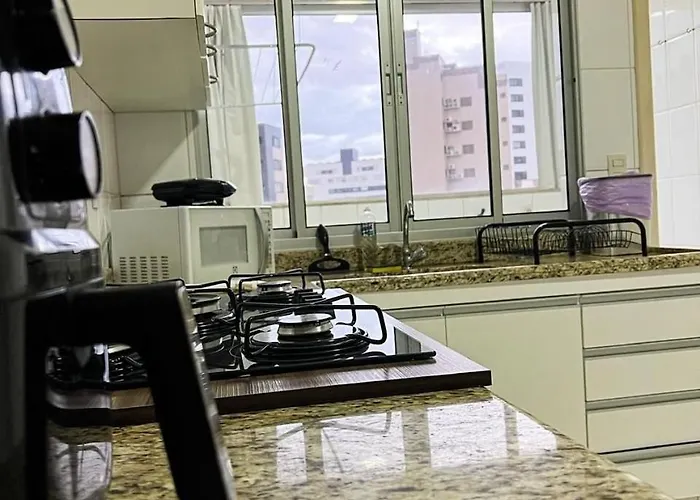 Apartamentos CENTRO, 2 e 3 quartos com ar condicionado!