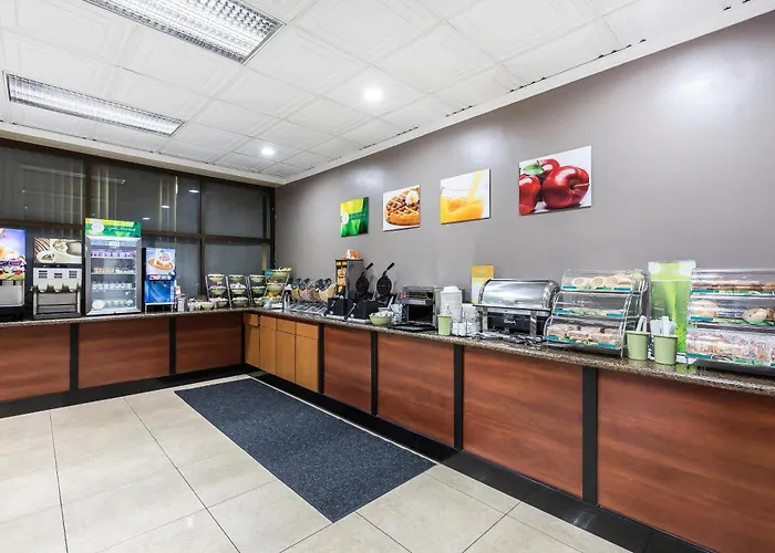 Quality Inn&Suites Los Angeles Airport - Stadium District