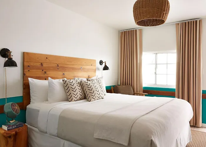Cambria Beach Lodge