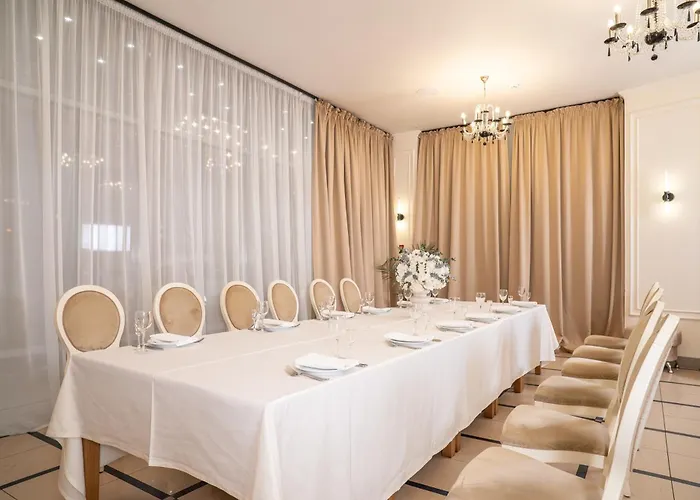 Nadiya Hotel