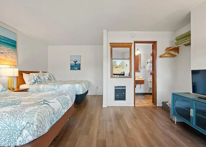 Crescent Beach Motel