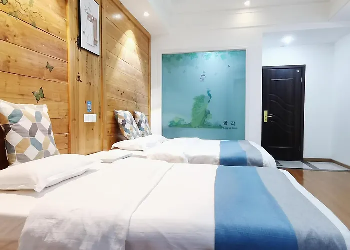 Emeishan Moon Bay Hotel