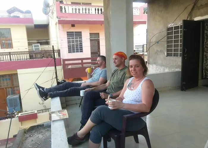 Nadya Homestay For Female & Family