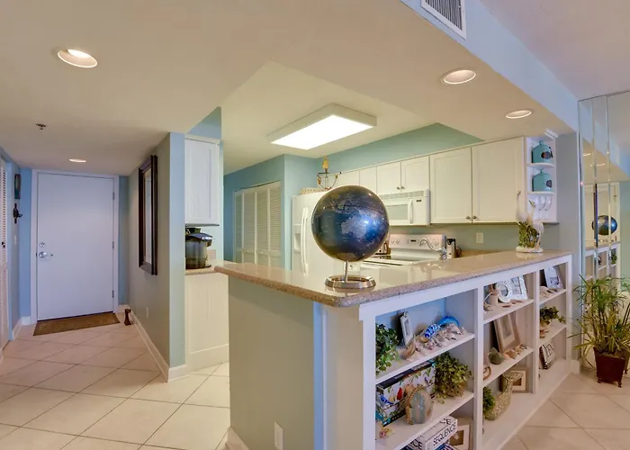 Beachfront Condo W/ Pool Access In Ponce Inlet