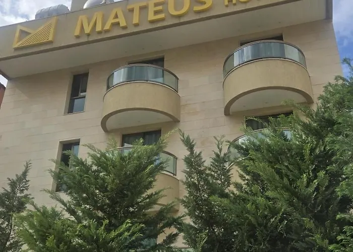 Mateus Hotel & Pool