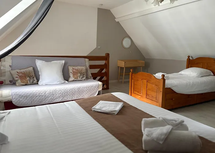 Logis Hotel- Restaurant Le Relais Guillaume De Normandy-Parking Gratuit--Vue Baie Terrasse-Calme-Bornes Electrique-Local Velos Securise-Acces Chambres Sans Acsenceur