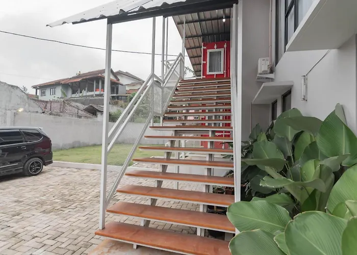 Reddoorz Plus Near Lembang Park & Zoo