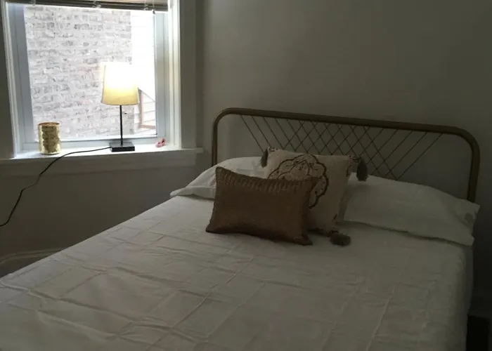 Logan Square Modern Apartment