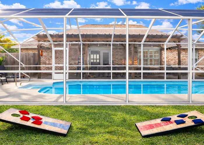 Pool House, Short Drive To Beach, Grill, Smart Tv