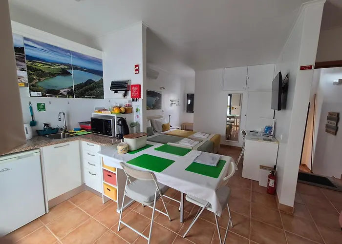 Caminhos Nos Levam Pela Ilha