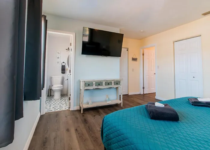 Lovely Vacation Home 1 Block From Beach & Downtown Gulfport
