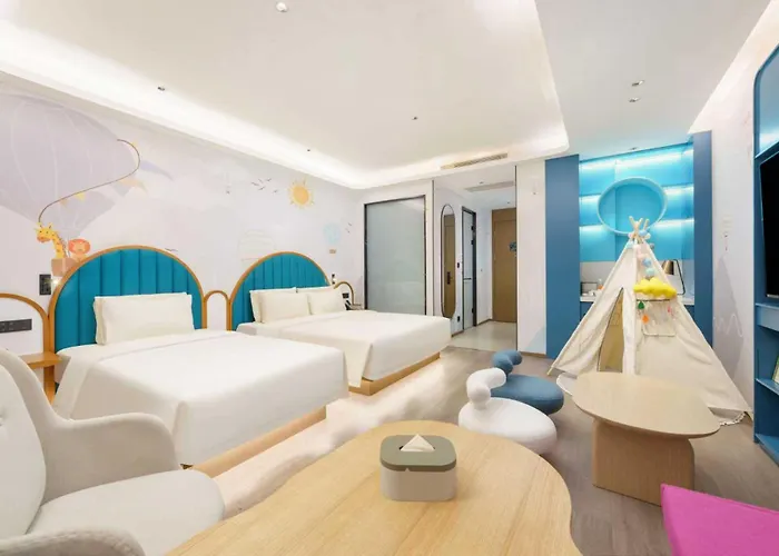 Dalian Airport Yingke Road Atour Hotel
