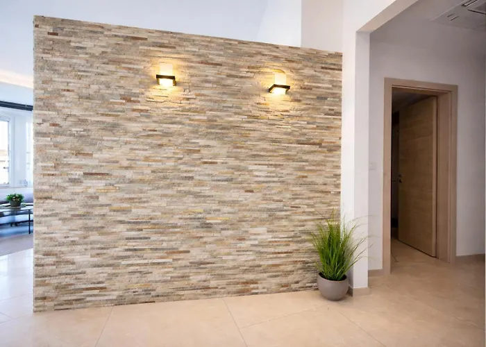 Apartment Korina, Spacious Family Apartment Near The Beach